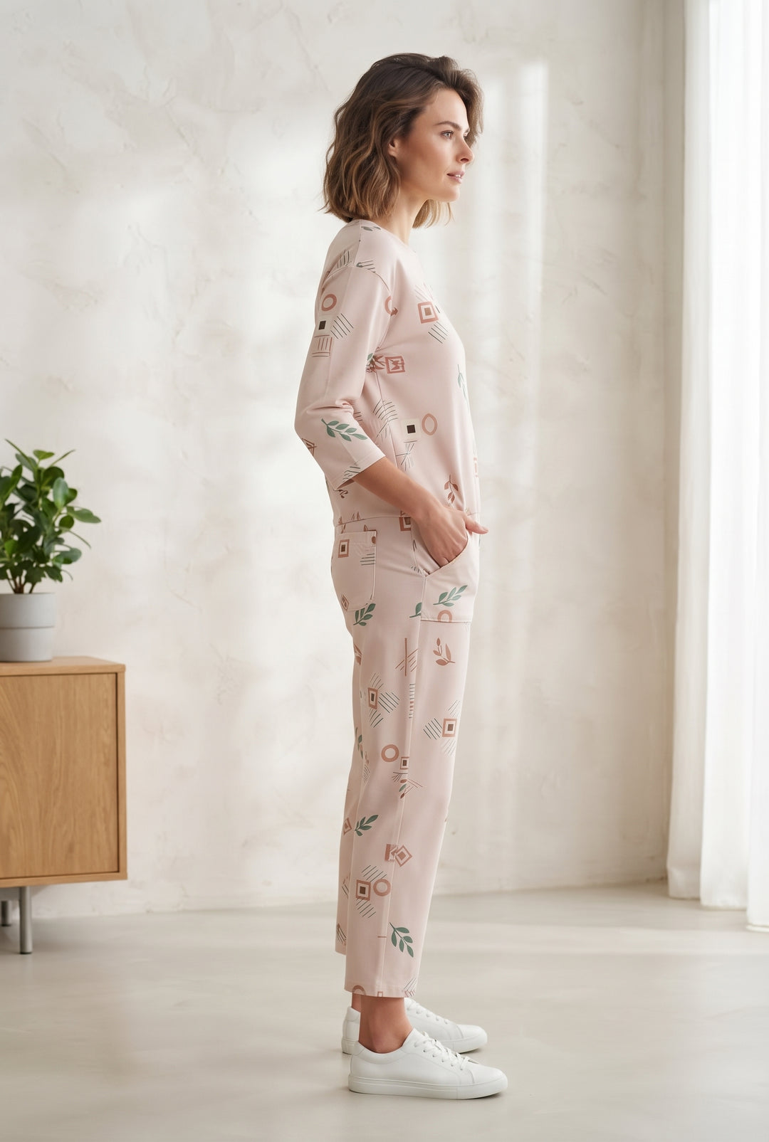 Astrid | Kvinners Hvite Korte Ermer Bredbein Jumpsuit Crew Neck